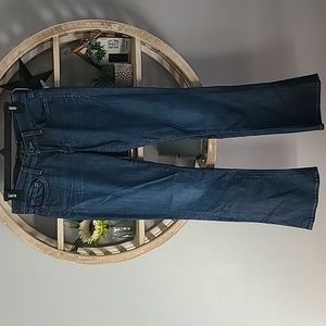 EUC Woman's Lucky Brand Jean's. Size 2/26.